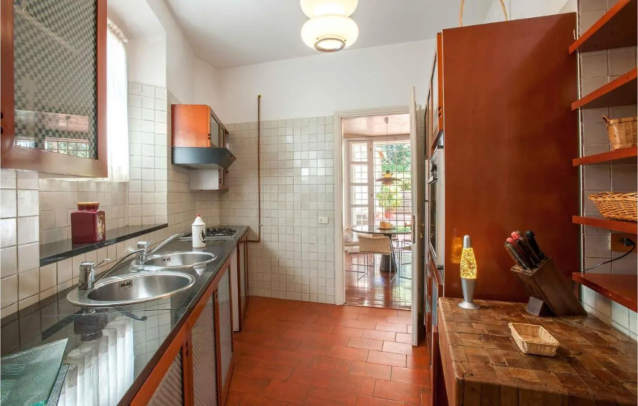 6 Bedroom Cozy Home In リミニ
