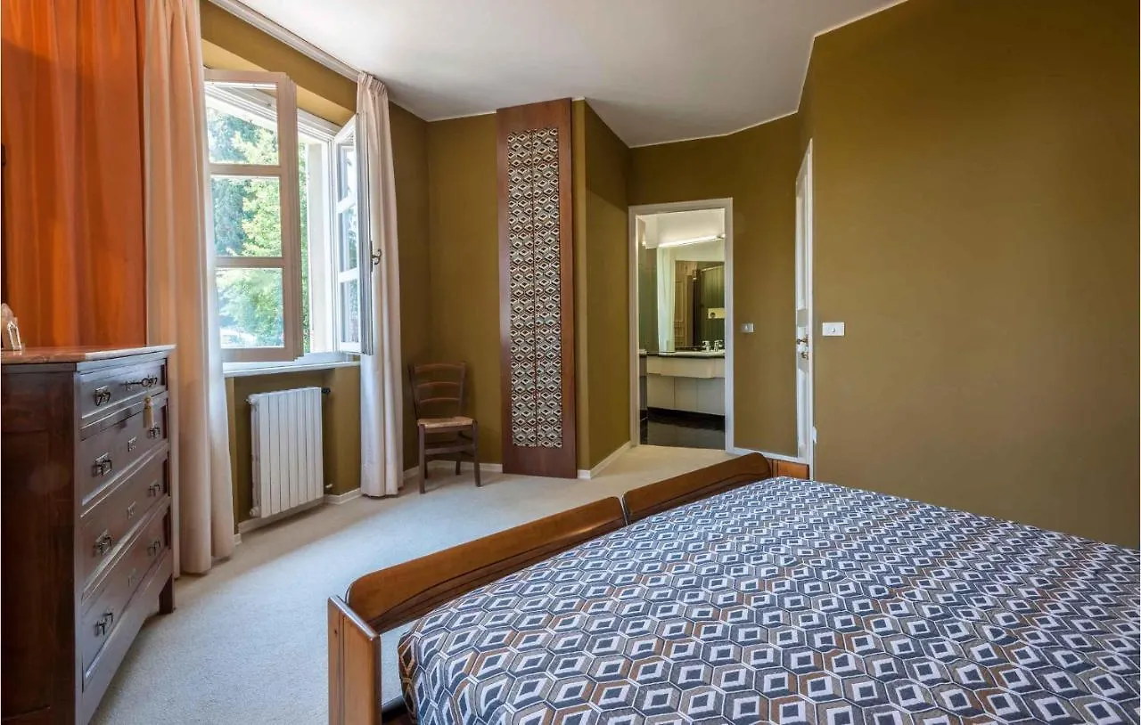 6 Bedroom Cozy Home In Rimini 0*,